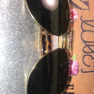 Gucci frames lenses heavily scratched